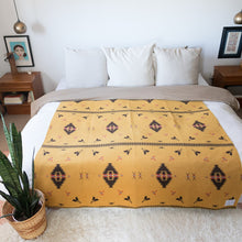 Load image into Gallery viewer, Buffalo Cross Blanket - Tipi
