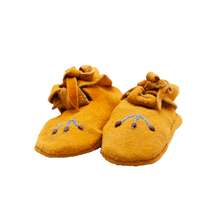 Load image into Gallery viewer, Wolf Willow Moccasins
