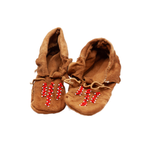 Load image into Gallery viewer, Red Vine Moccasins
