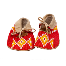 Load image into Gallery viewer, Stoney Nakoda Fully Beaded Moccasins
