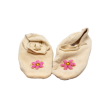 Load image into Gallery viewer, Children&#39;s Handmade Moccasins
