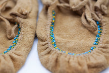 Load image into Gallery viewer, Sundance Moccasins
