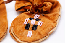 Load image into Gallery viewer, Pink &amp; Black Moccasins
