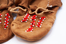 Load image into Gallery viewer, Red Vine Moccasins
